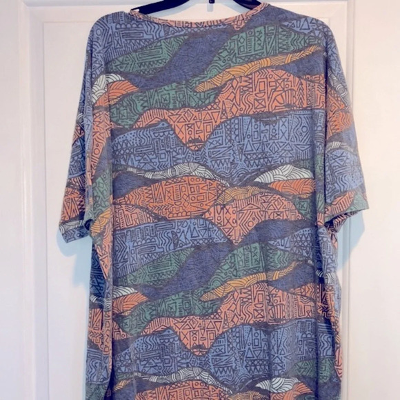 Lularoe Irma top size XLArge - Picture 7 of 8